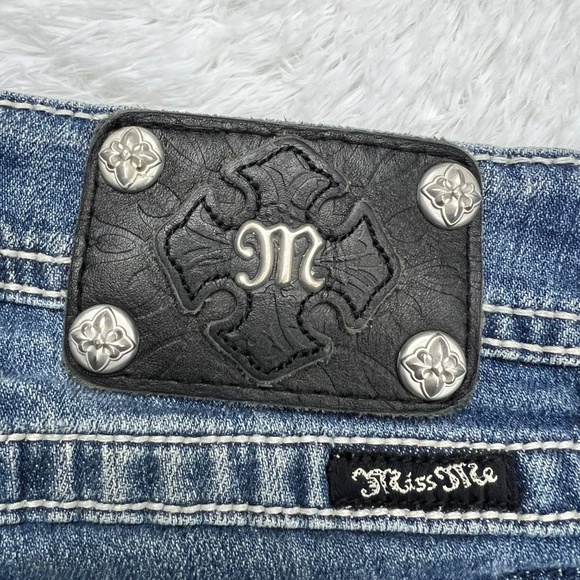 |•MISS ME•| Cuffed Capri Jeans Size 28 - Picture 10 of 16